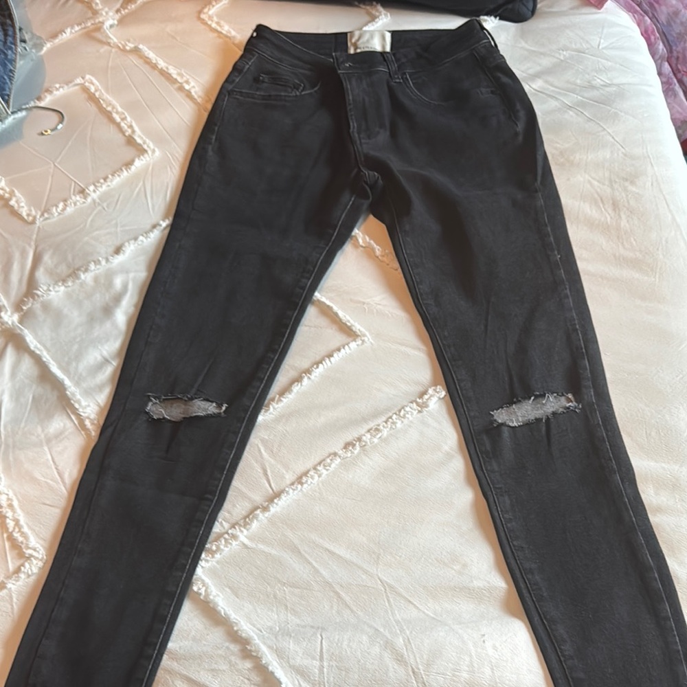 One Teaspoon Black Skinny Jeans with Distressed Knees